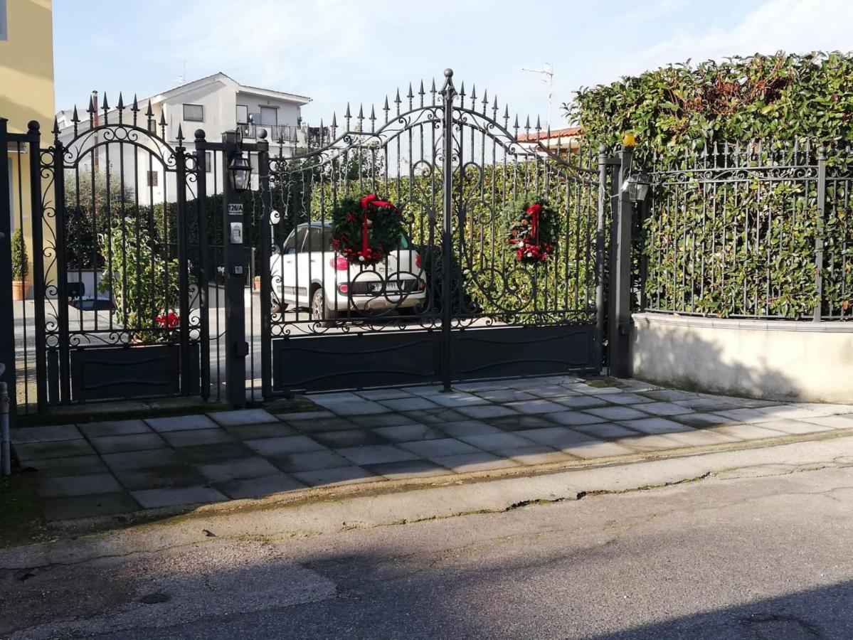 Depandance Con Piscina In Uso In Esclusivo In B&B Sant'Antonio Abate Luaran gambar